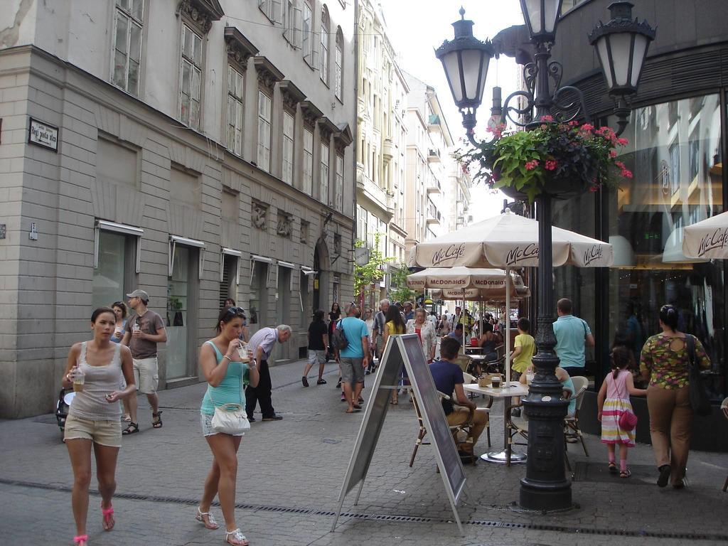 Romantic Centrum Apartman Budapest Ngoại thất bức ảnh