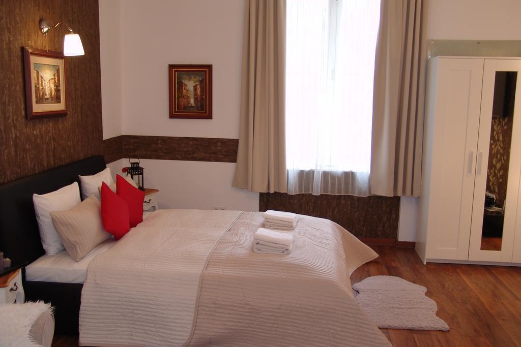 Romantic Centrum Apartman Budapest Ngoại thất bức ảnh